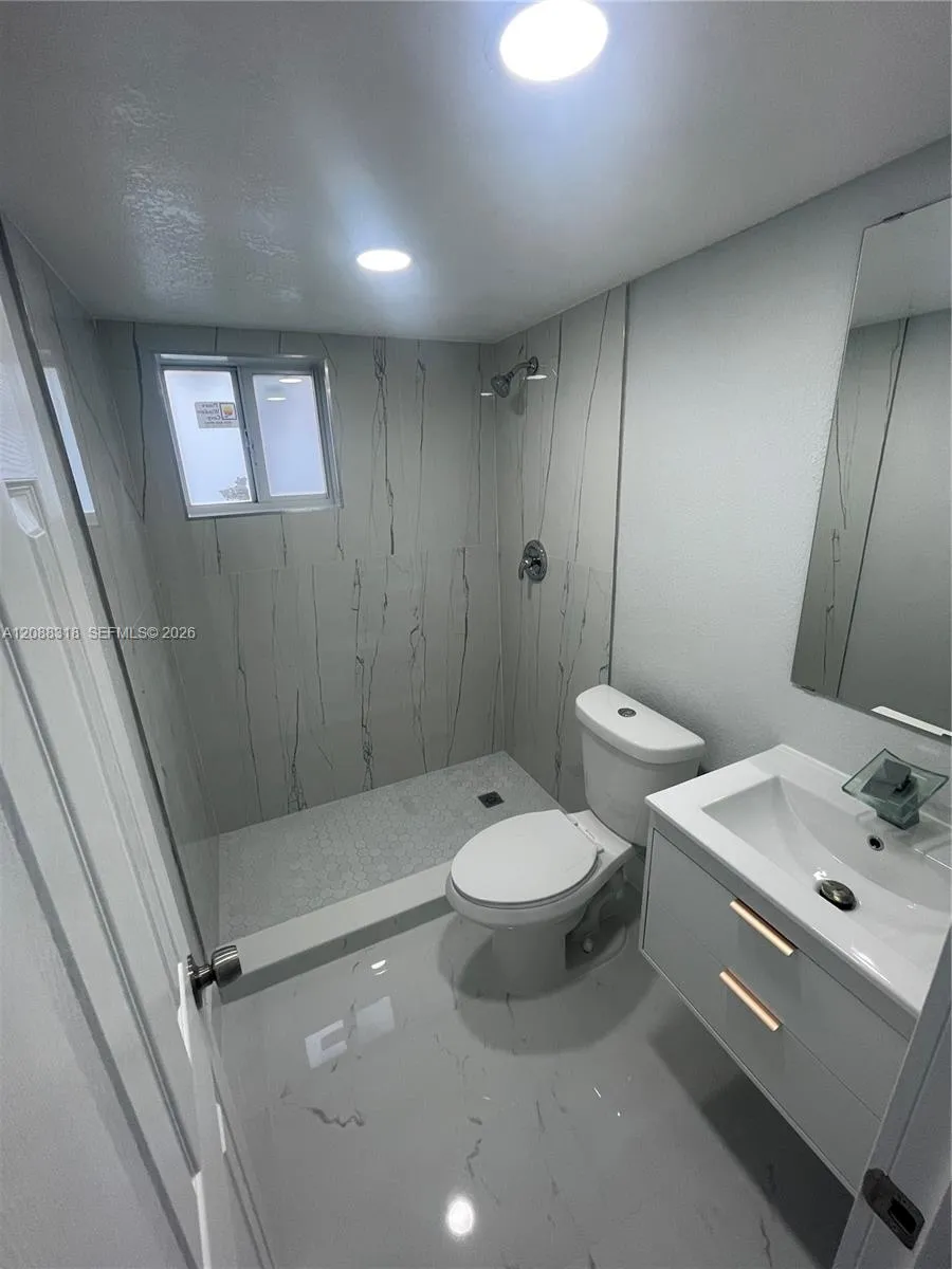 890 NW 45th Ave #1 Miami, FL 33126