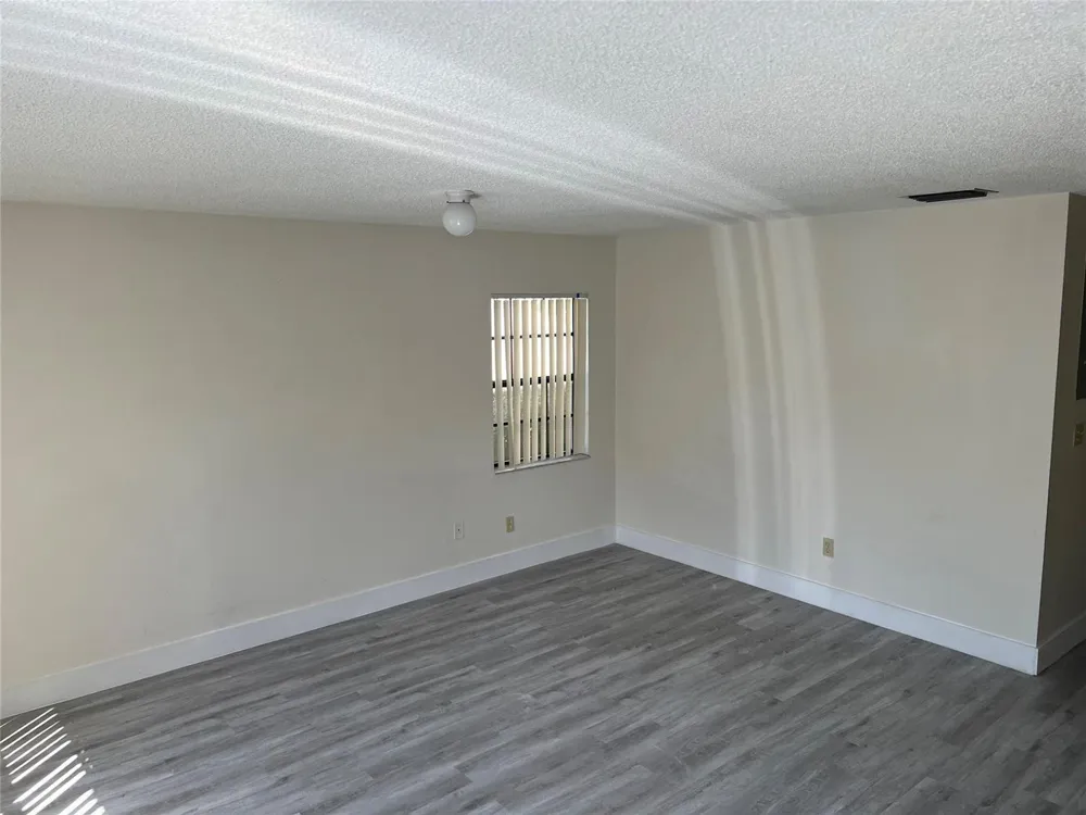 2941 NW 92nd Avenue Coral Springs, FL 33065