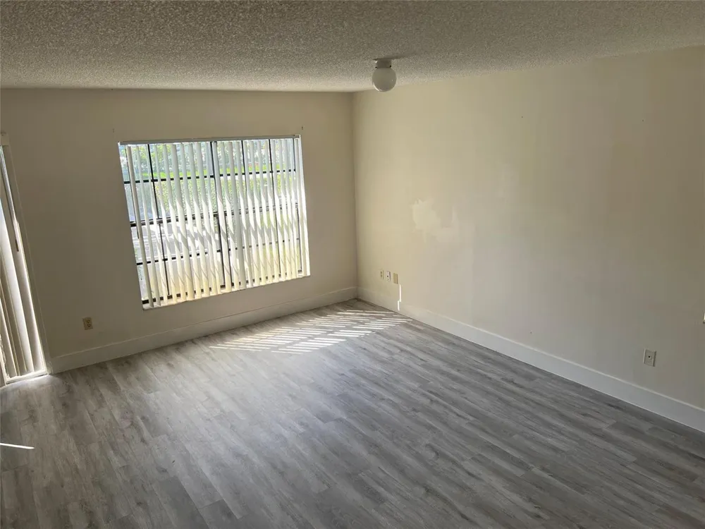 2941 NW 92nd Avenue Coral Springs, FL 33065