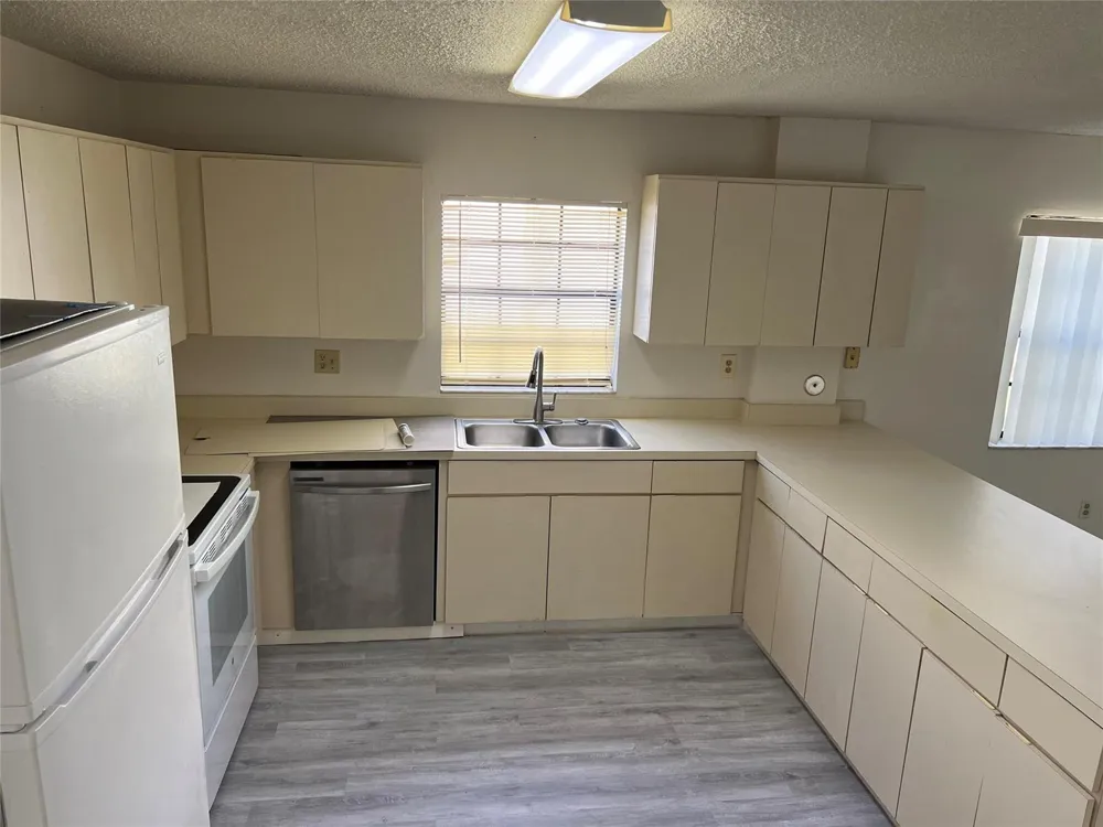 2941 NW 92nd Avenue Coral Springs, FL 33065