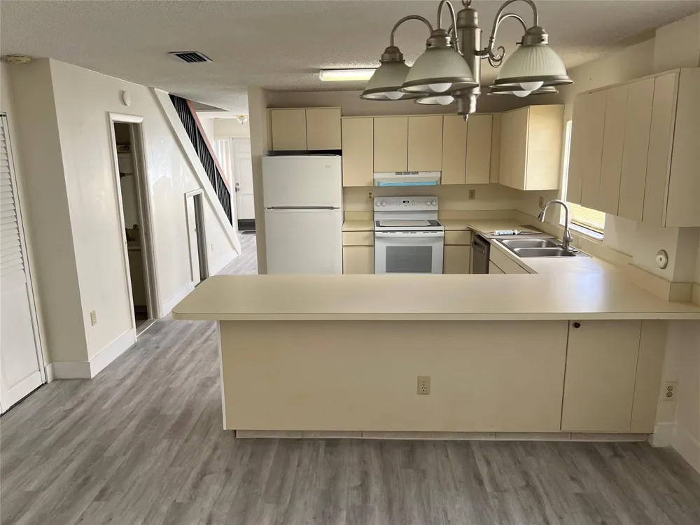 2941 NW 92nd Avenue Coral Springs, FL 33065