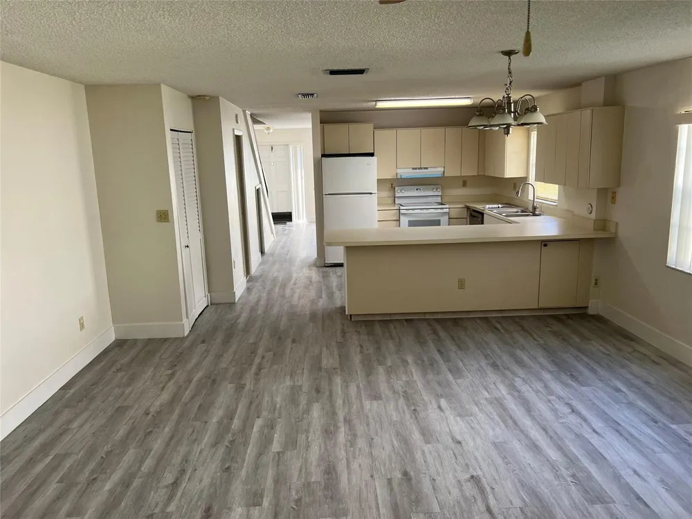 2941 NW 92nd Avenue Coral Springs, FL 33065