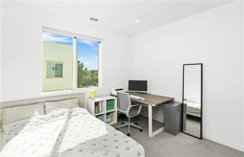 112 Novel Irvine, CA 92618