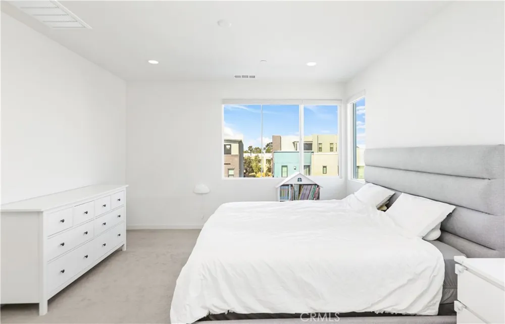 112 Novel Irvine, CA 92618