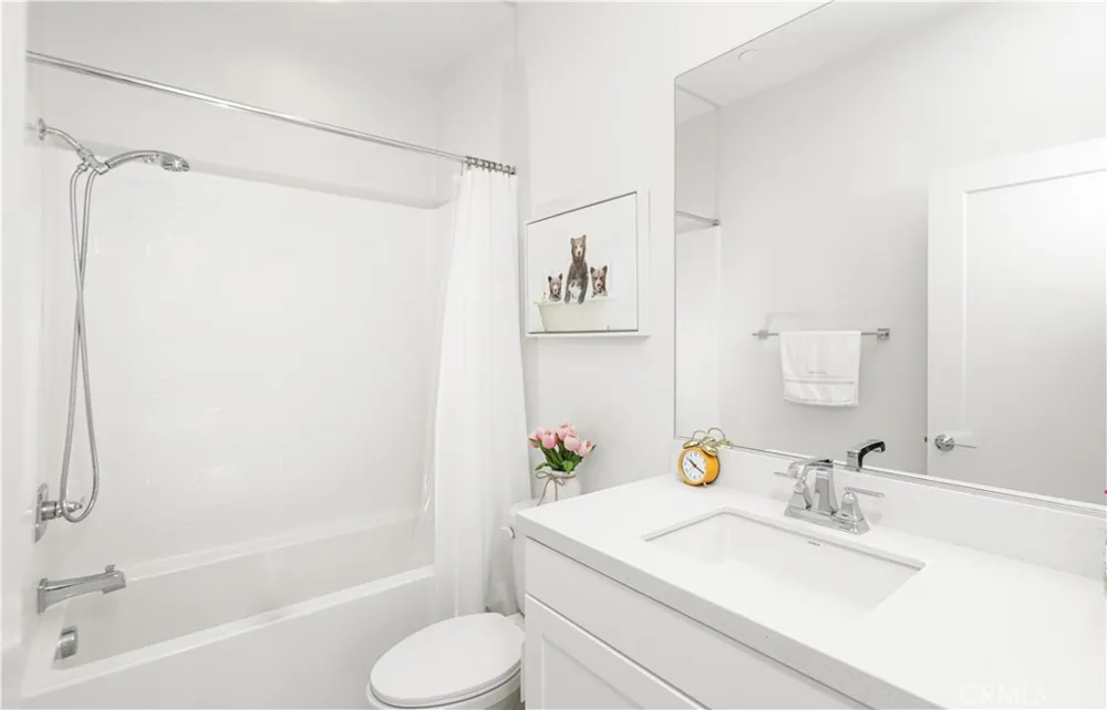112 Novel Irvine, CA 92618