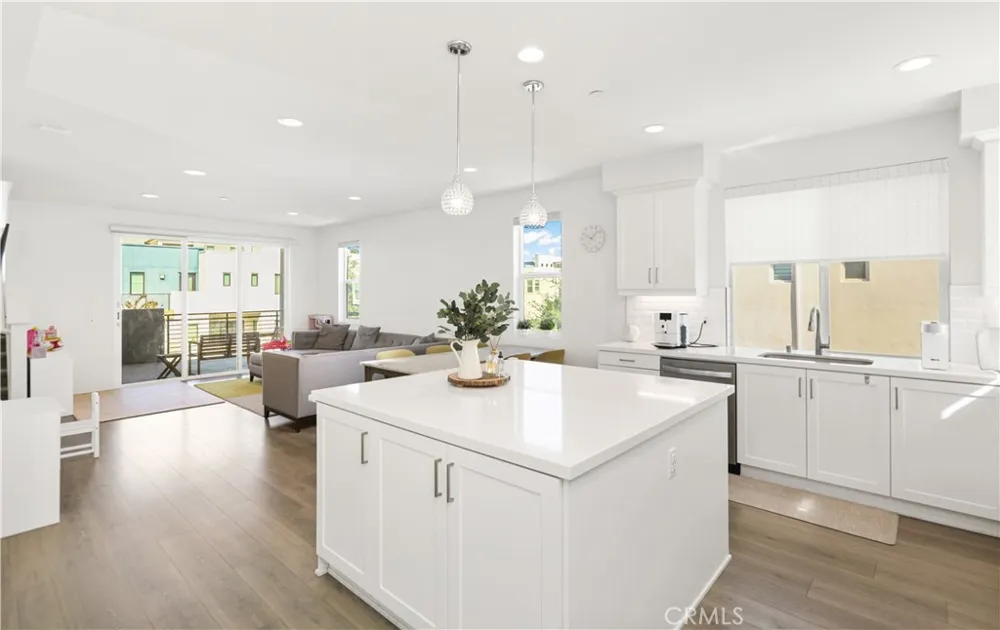112 Novel Irvine, CA 92618