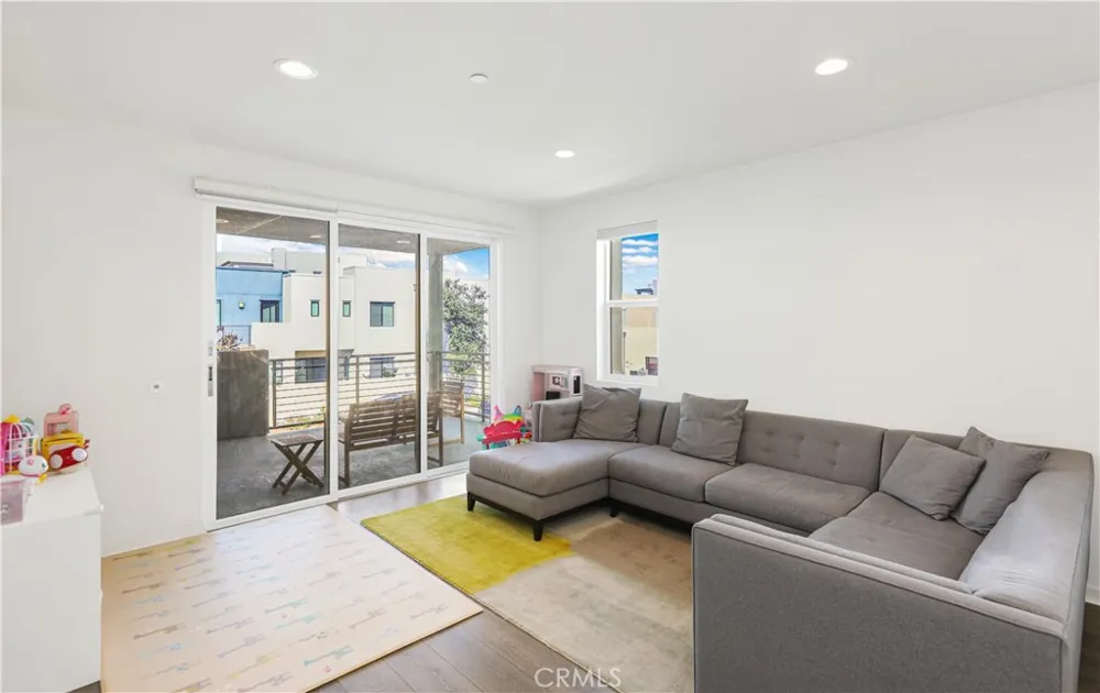 112 Novel Irvine, CA 92618