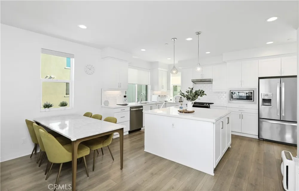 112 Novel Irvine, CA 92618