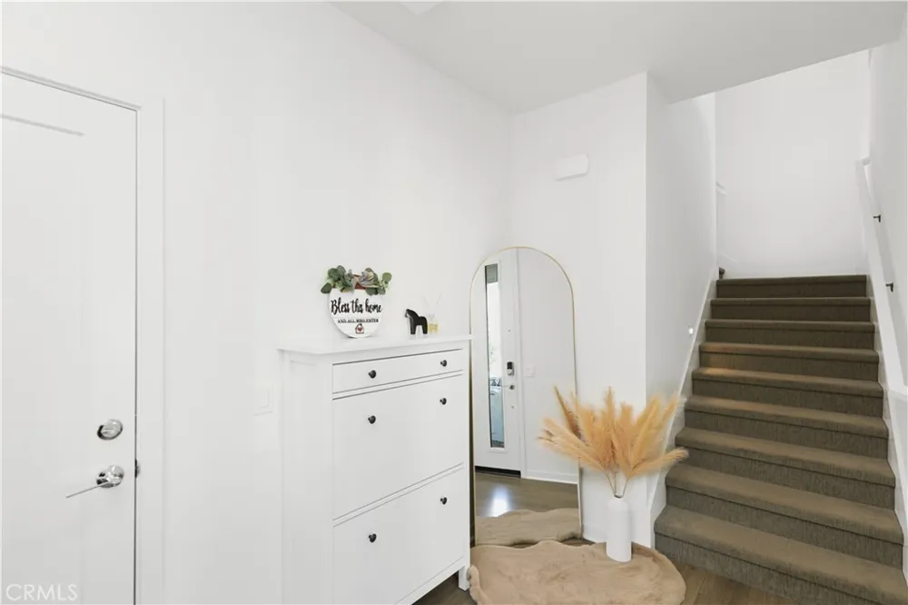 112 Novel Irvine, CA 92618