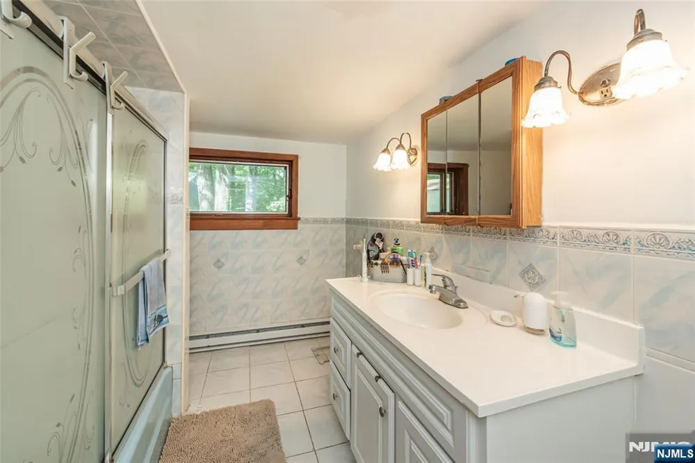 19 Skyland Avenue Wanaque, NJ 07420