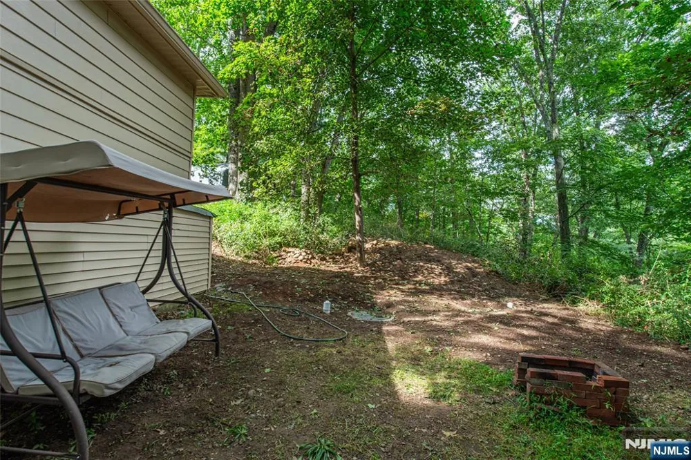 19 Skyland Avenue Wanaque, NJ 07420