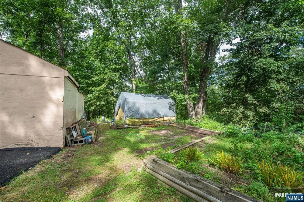 19 Skyland Avenue Wanaque, NJ 07420