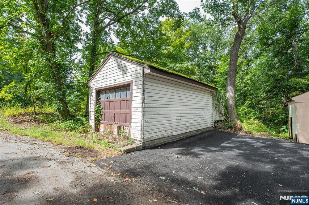 19 Skyland Avenue Wanaque, NJ 07420