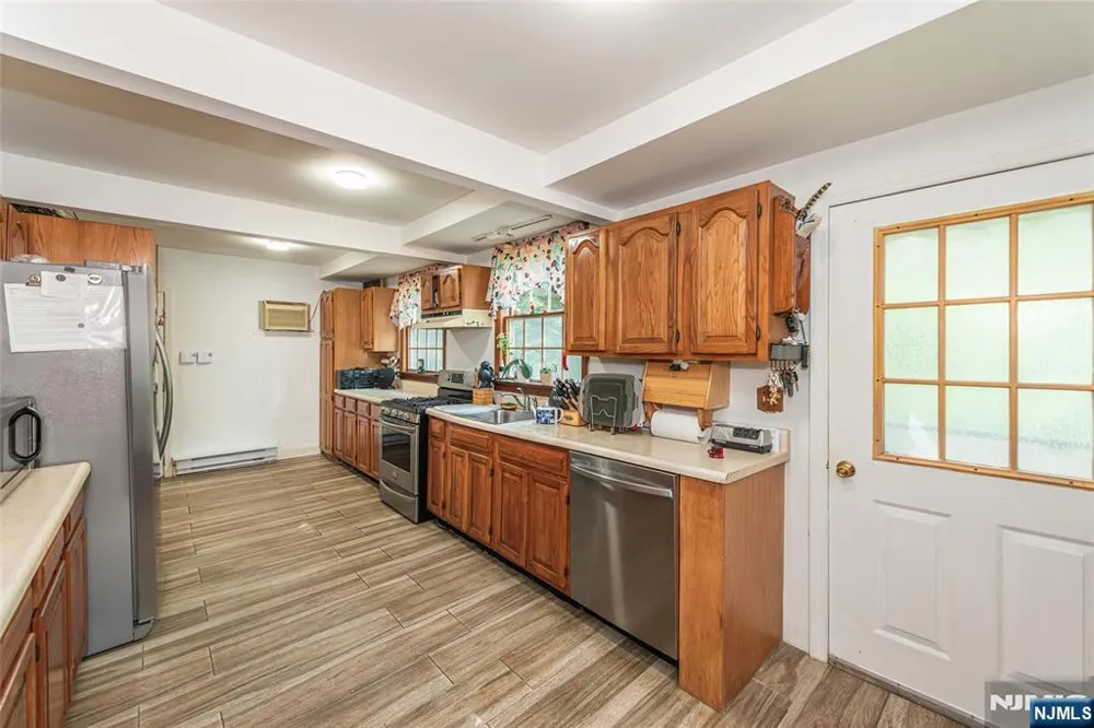 19 Skyland Avenue Wanaque, NJ 07420