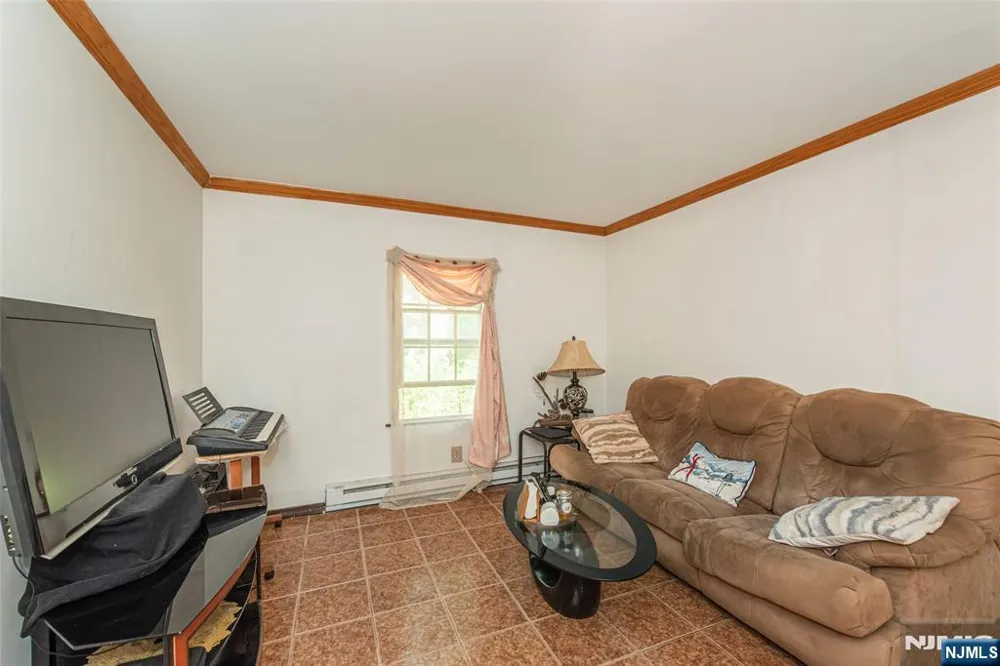 19 Skyland Avenue Wanaque, NJ 07420