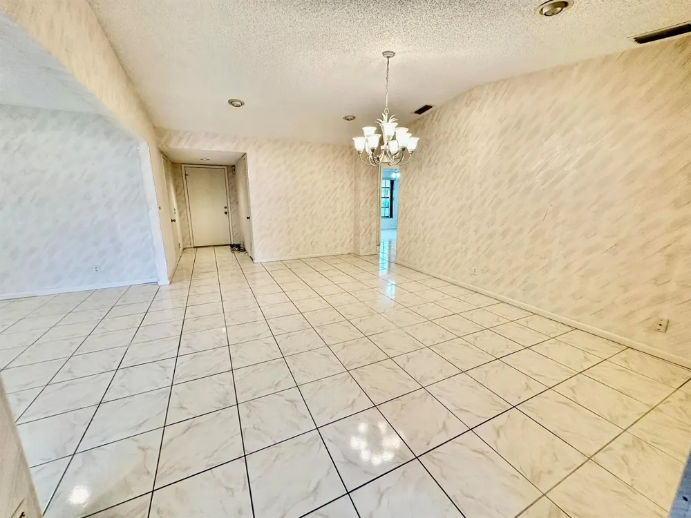 5483 VIBURNUM CIRCLE Delray Beach, FL 33484