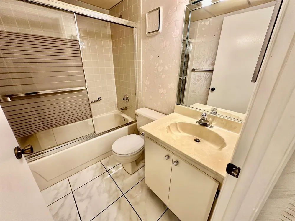 5483 VIBURNUM CIRCLE Delray Beach, FL 33484