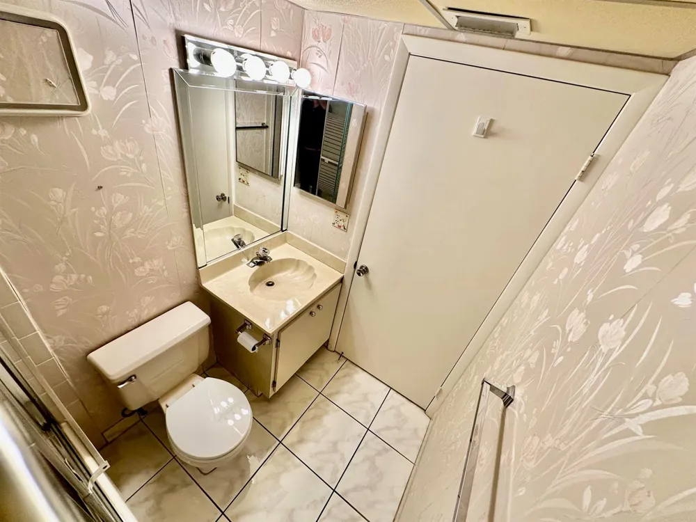 5483 VIBURNUM CIRCLE Delray Beach, FL 33484