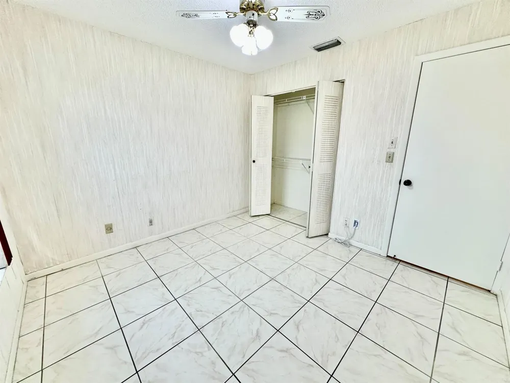 5483 VIBURNUM CIRCLE Delray Beach, FL 33484