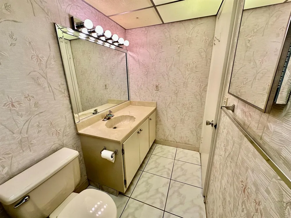 5483 VIBURNUM CIRCLE Delray Beach, FL 33484