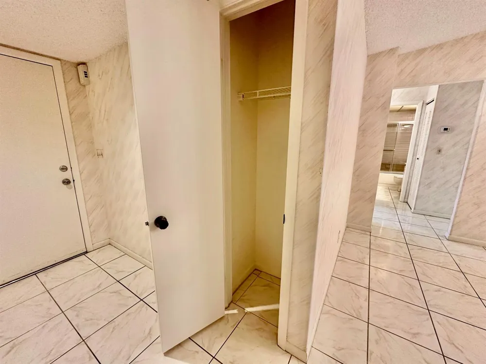5483 VIBURNUM CIRCLE Delray Beach, FL 33484