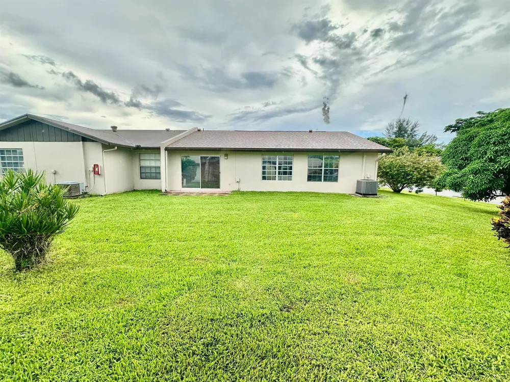 5483 VIBURNUM CIRCLE Delray Beach, FL 33484