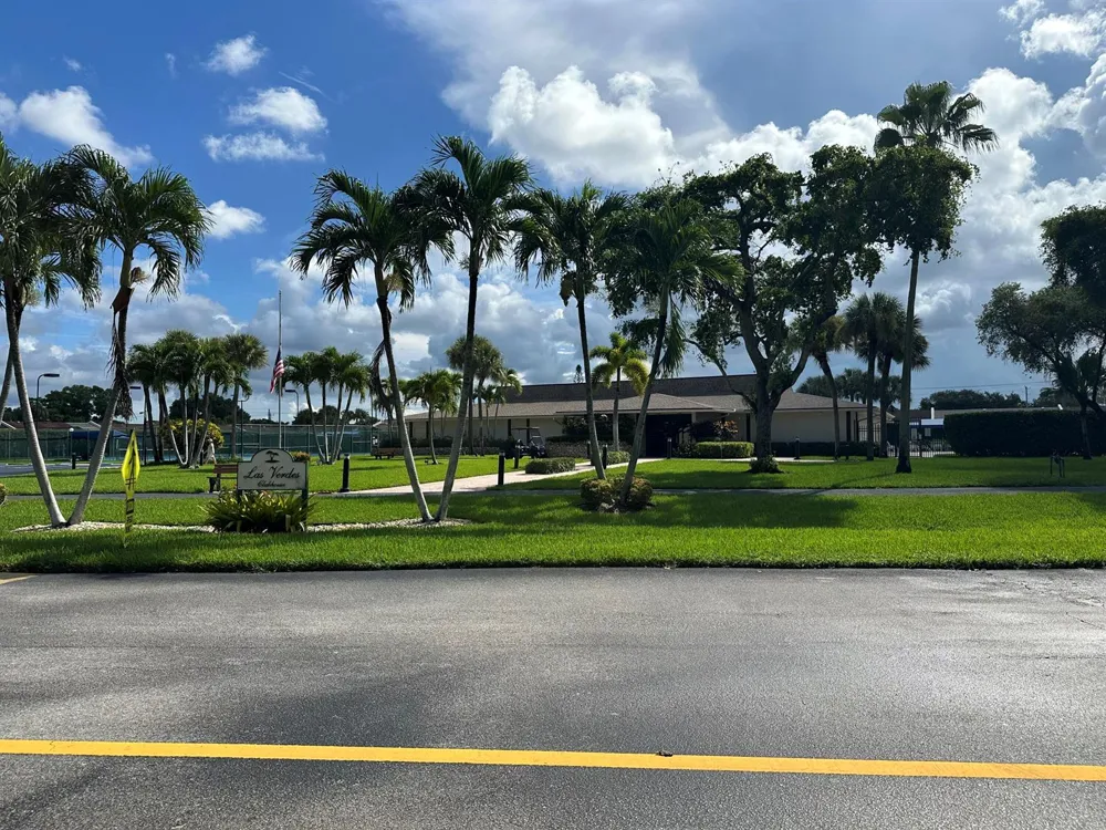 5483 VIBURNUM CIRCLE Delray Beach, FL 33484