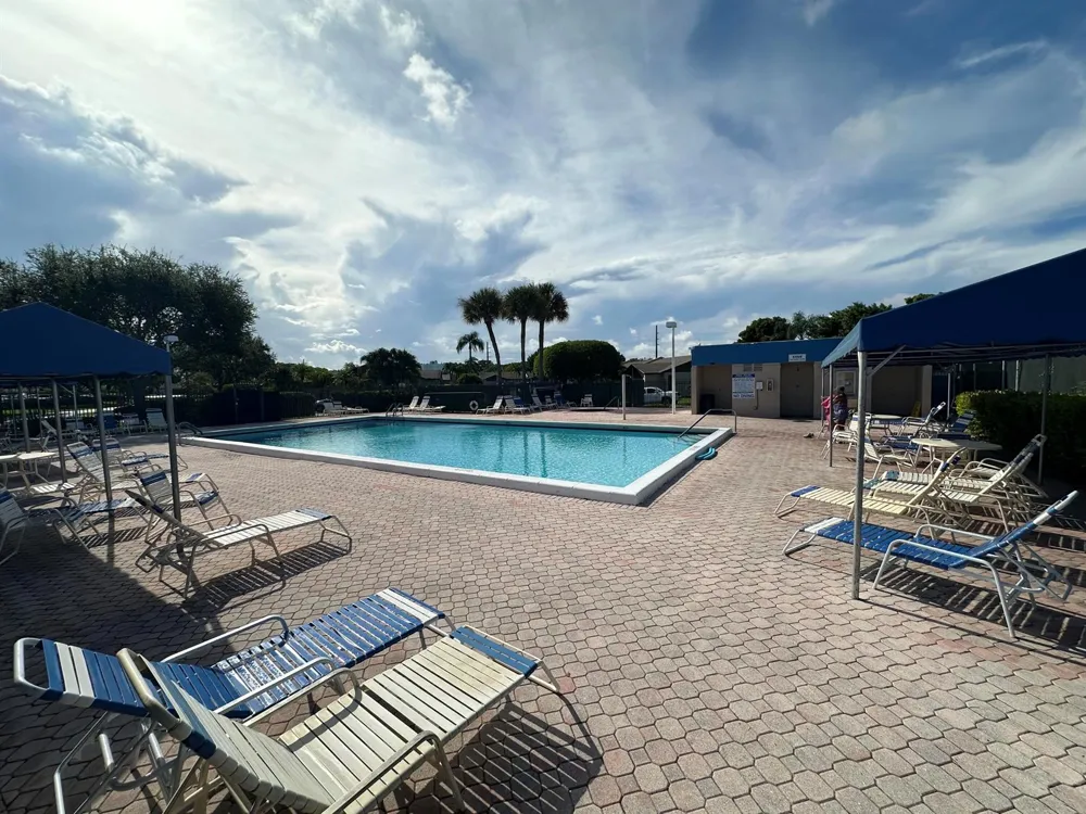 5483 VIBURNUM CIRCLE Delray Beach, FL 33484
