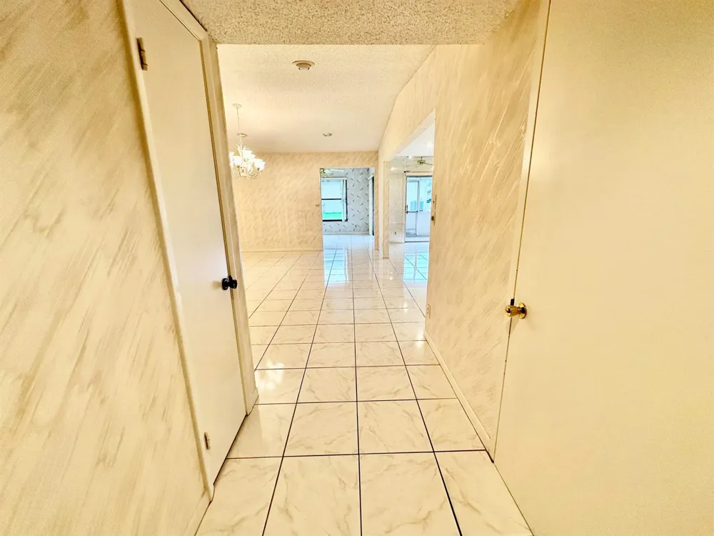 5483 VIBURNUM CIRCLE Delray Beach, FL 33484