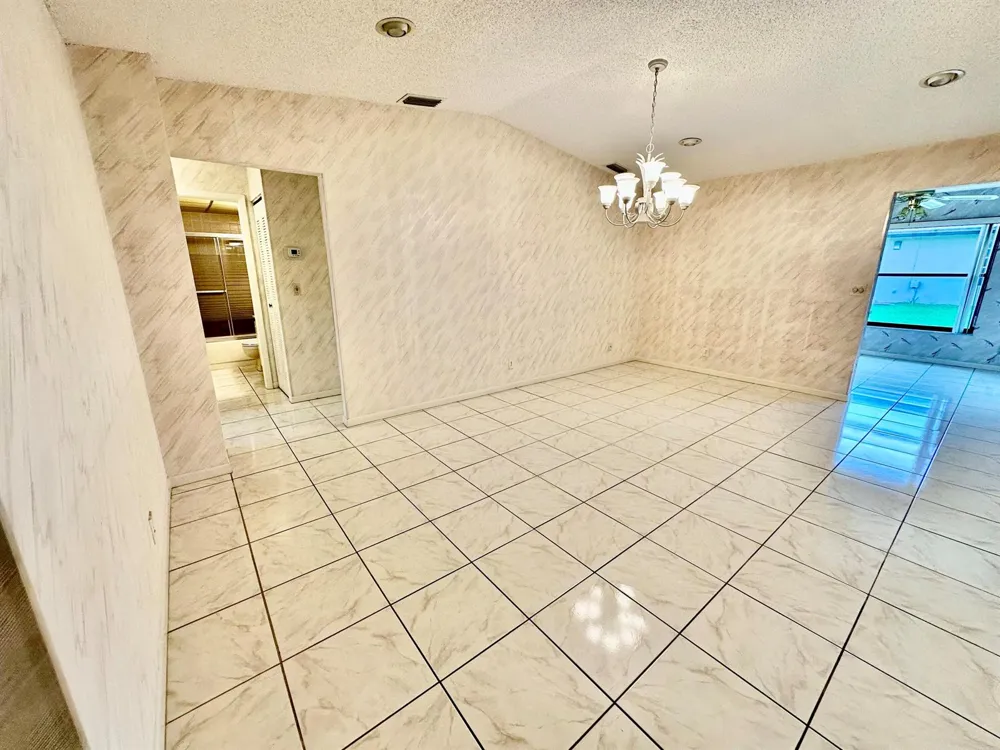 5483 VIBURNUM CIRCLE Delray Beach, FL 33484