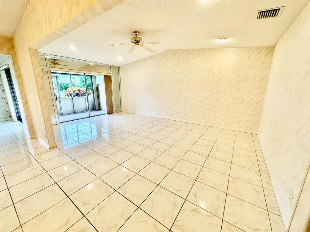 5483 VIBURNUM CIRCLE Delray Beach, FL 33484