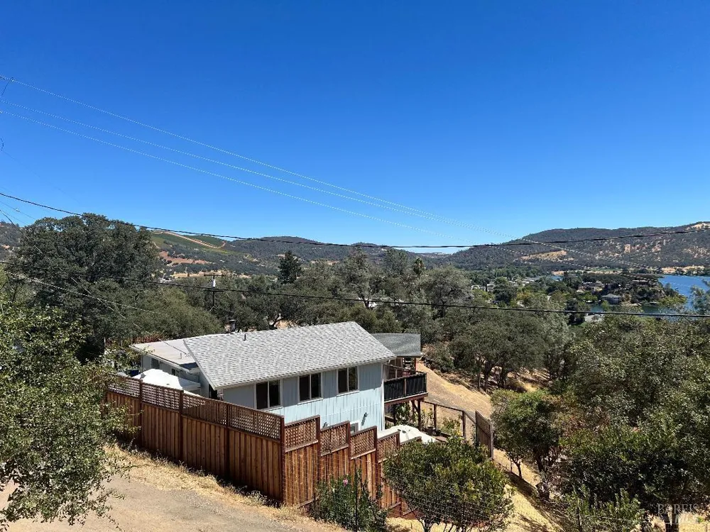 12332 Lakeview Drive Clearlake Oaks, CA 95423