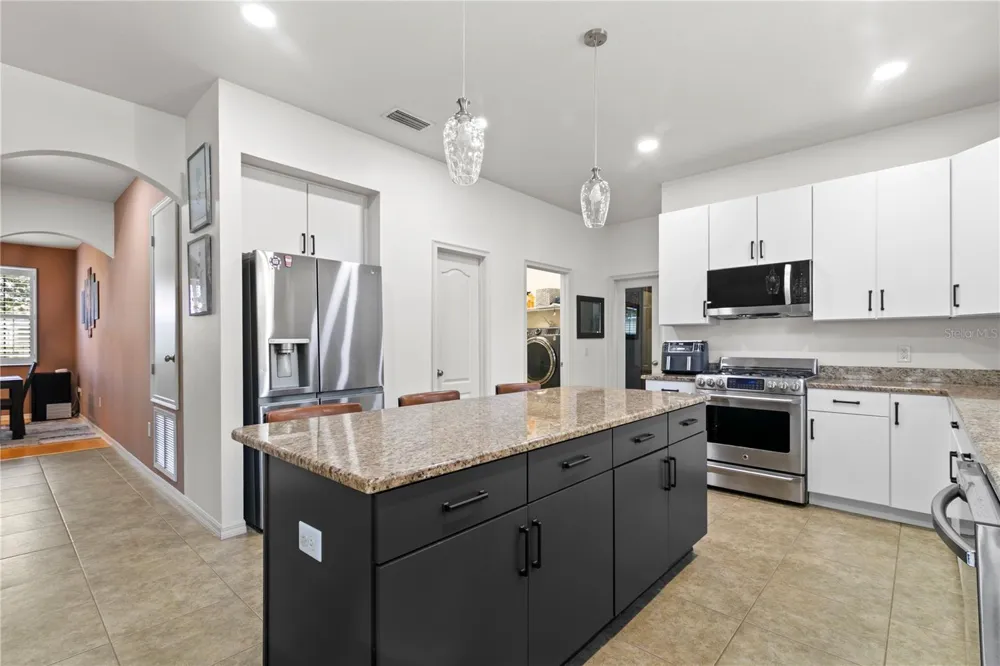 7931 HAMPTON LAKE DRIVE Tampa, FL 33647