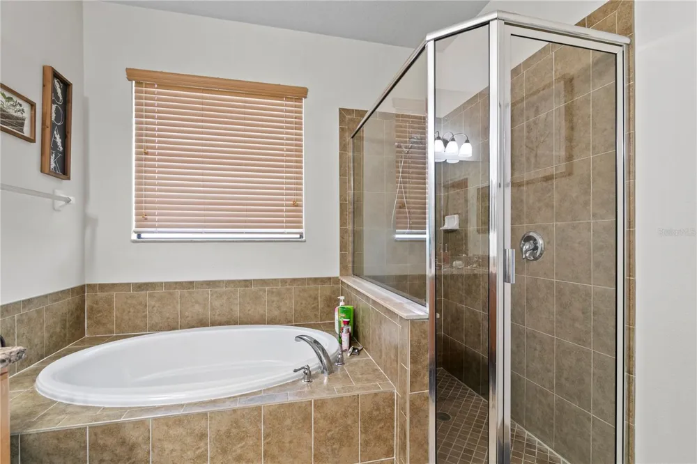 7931 HAMPTON LAKE DRIVE Tampa, FL 33647
