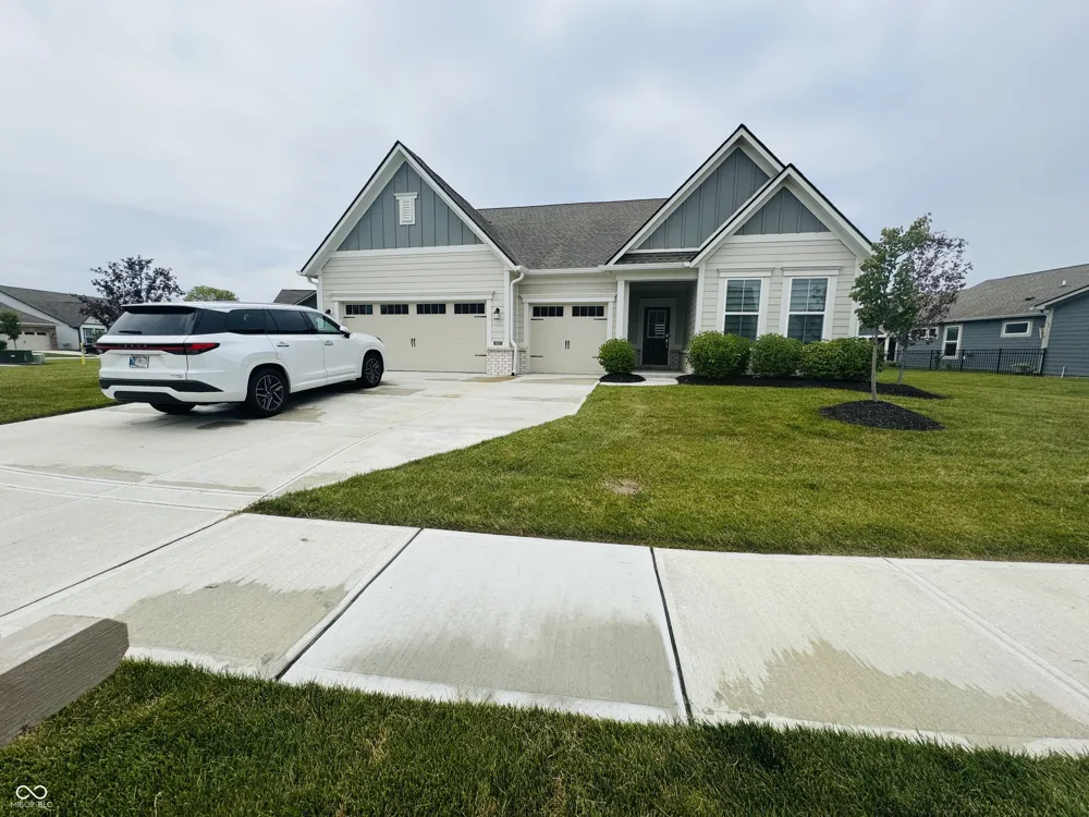 9680 Holborn Avenue McCordsville, IN 46055