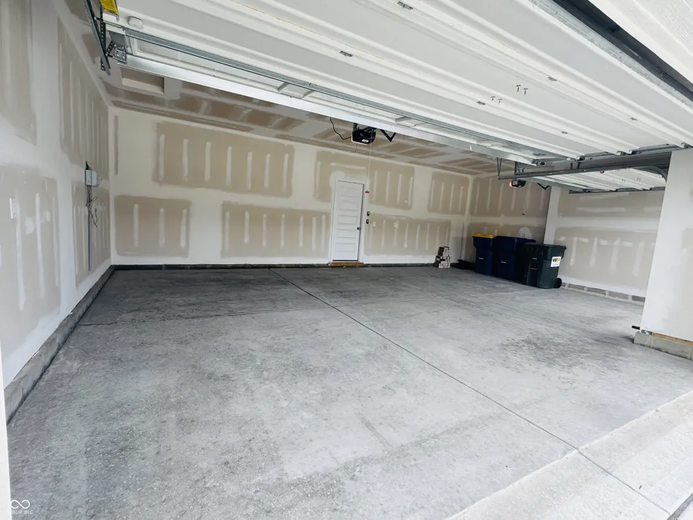 9680 Holborn Avenue McCordsville, IN 46055