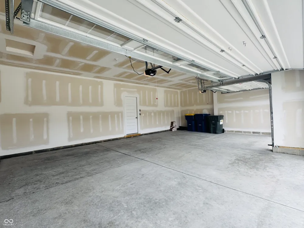 9680 Holborn Avenue McCordsville, IN 46055