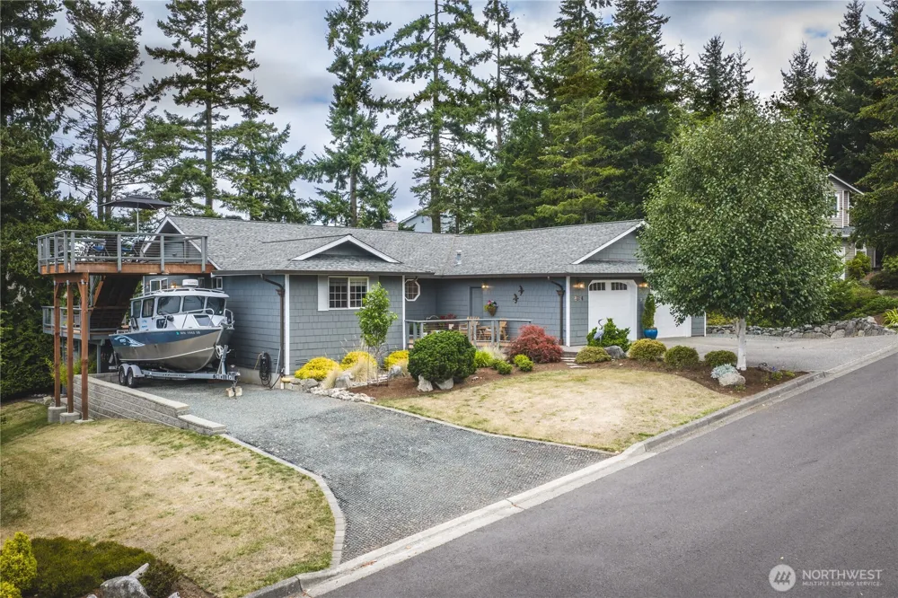 4304 Whidbey Court Anacortes, WA 98221