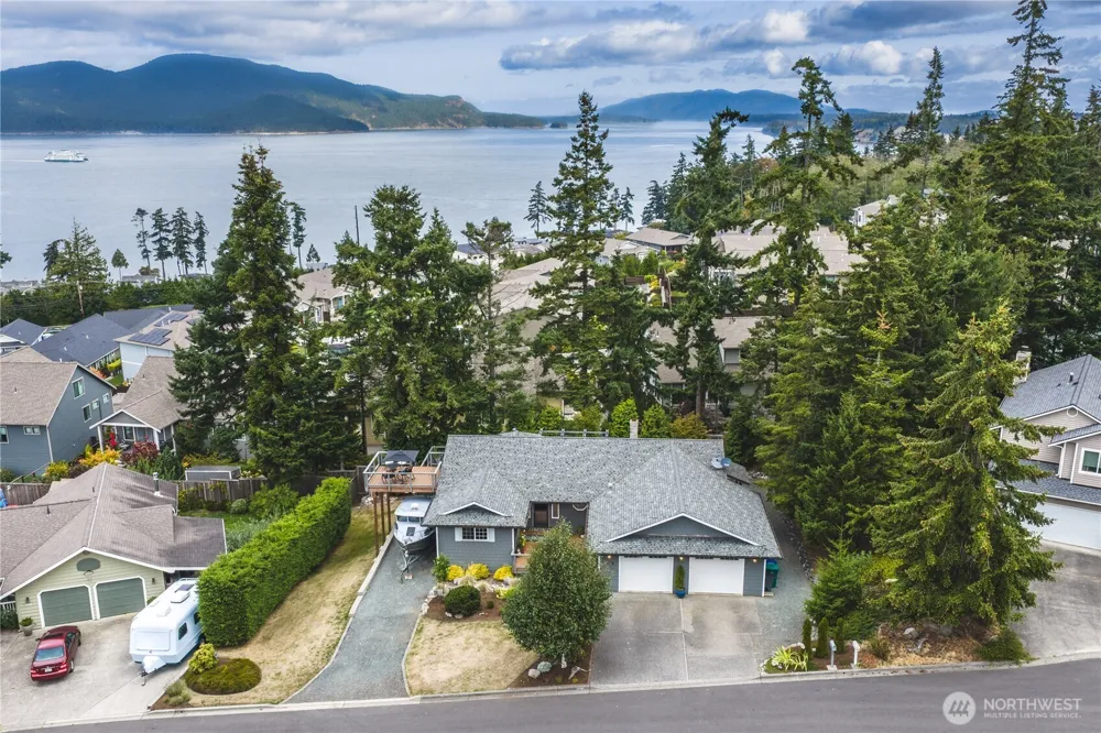 4304 Whidbey Court Anacortes, WA 98221