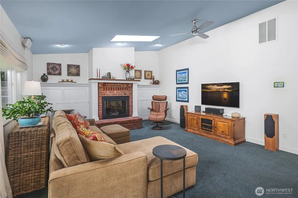 4304 Whidbey Court Anacortes, WA 98221