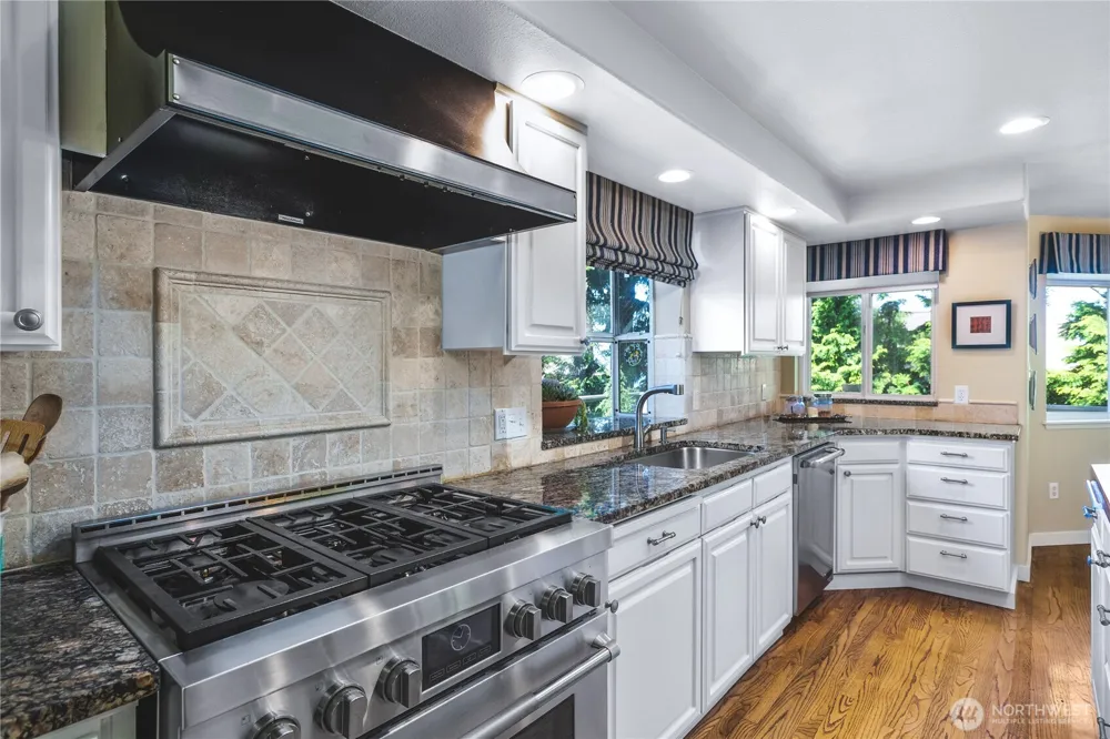 4304 Whidbey Court Anacortes, WA 98221
