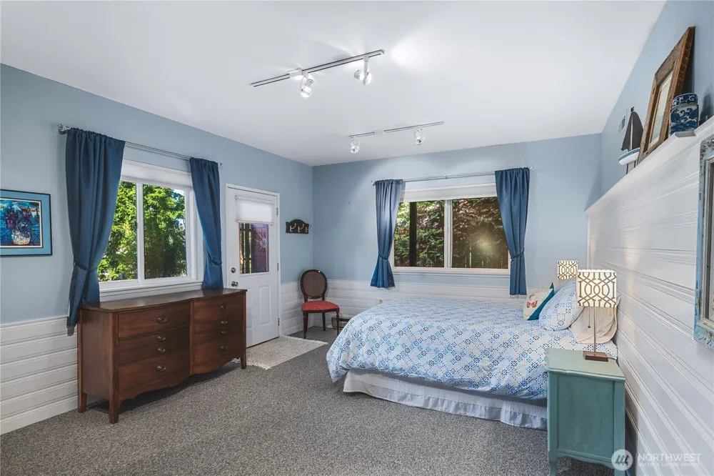4304 Whidbey Court Anacortes, WA 98221