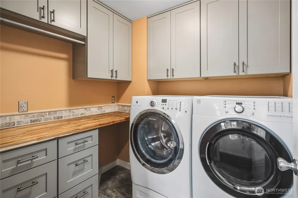 4304 Whidbey Court Anacortes, WA 98221