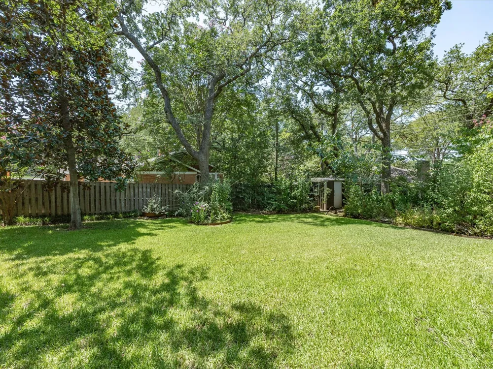 5008 Kemble Street Fort Worth, TX 76103