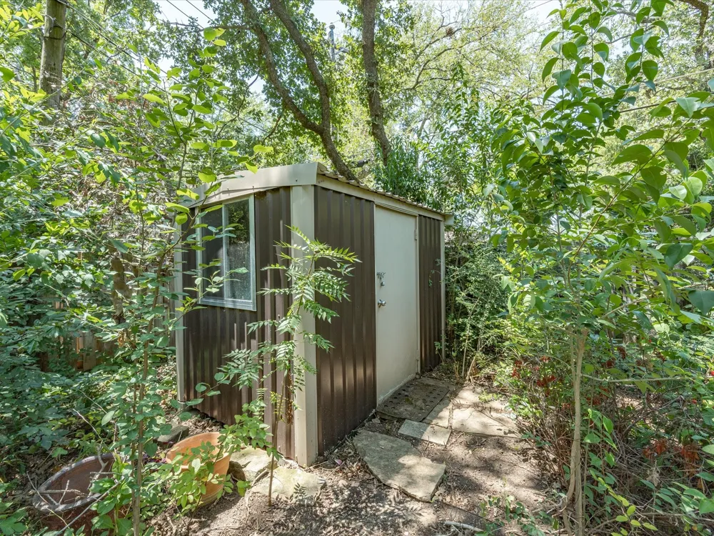 5008 Kemble Street Fort Worth, TX 76103
