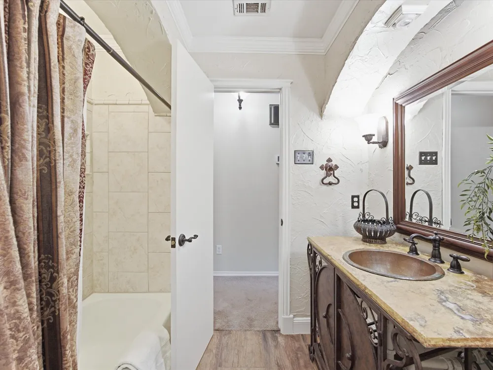 5008 Kemble Street Fort Worth, TX 76103