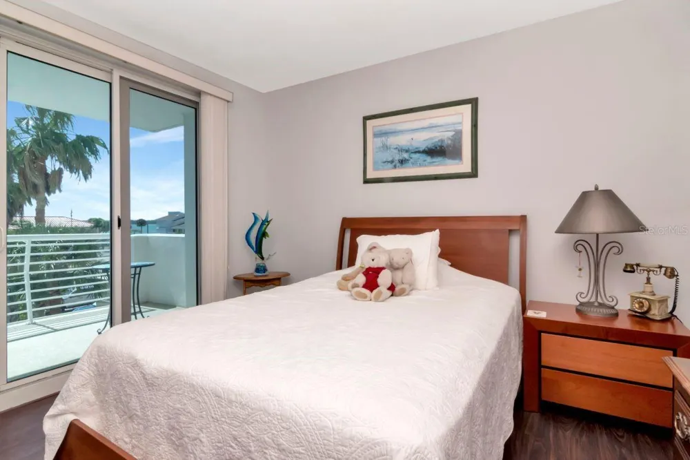 1350 GULF BOULEVARD #301 Clearwater, FL 33767