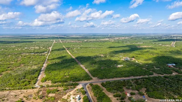 604 Cr 332 Charlotte, TX 78011