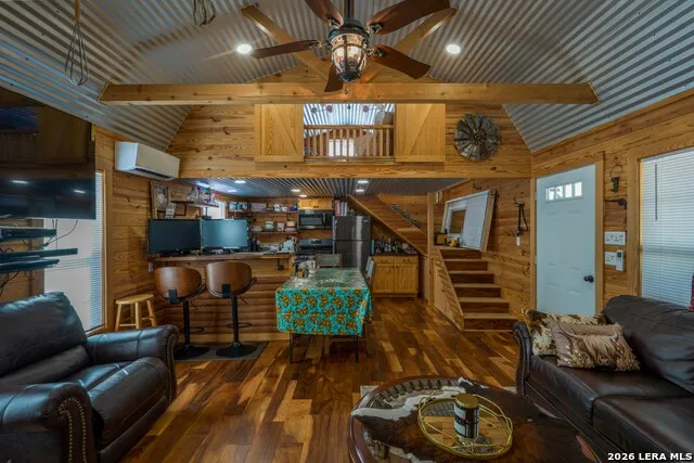 604 Cr 332 Charlotte, TX 78011