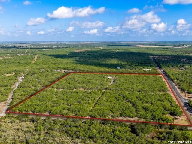 604 Cr 332 Charlotte, TX 78011